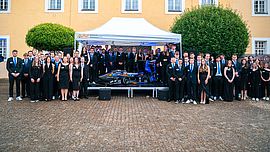 Auch dieses Jahr arbeitet ein großes Team an Studierenden aus verschiedenen Studiengängen an dem Rennwagen